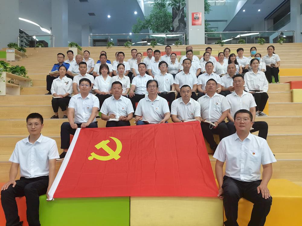走进“悦笃青春”书香吧 学党史、忆初心、话担当