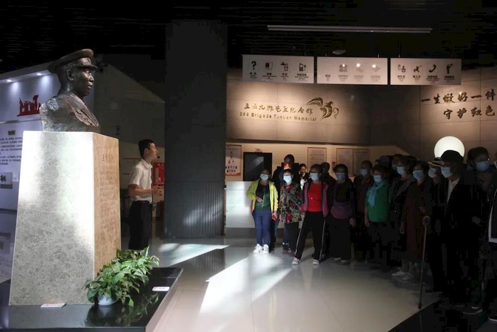 d1b56671012b461f9c52386ba6c3e1bb.jpg d1b56671012b461f9c52386ba6c3e1bb.jpg