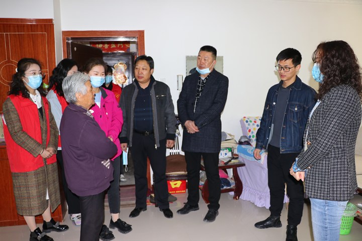 新时代文明实践 | 践行雷锋精神 传递浓浓温情 