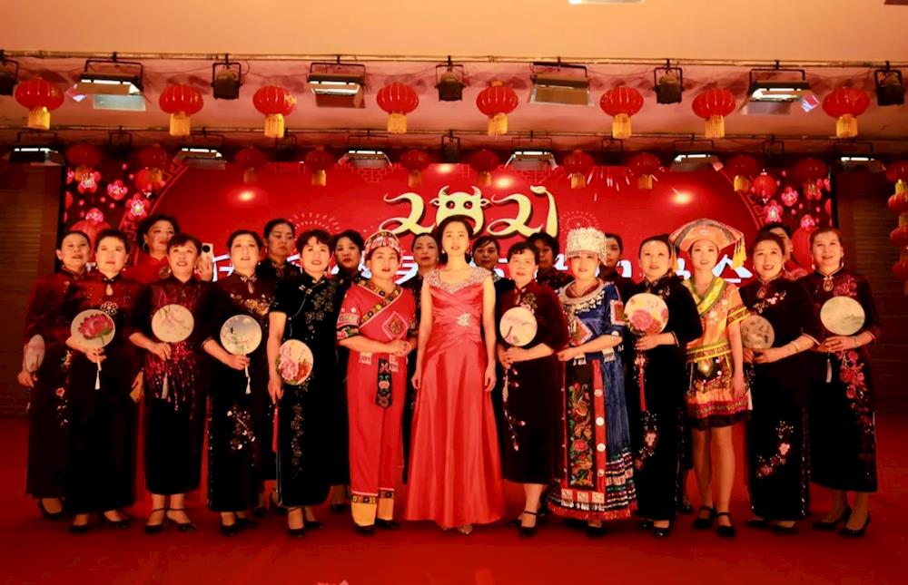 一师阿拉尔市2021年网络春晚六团分会场正在紧张彩排中