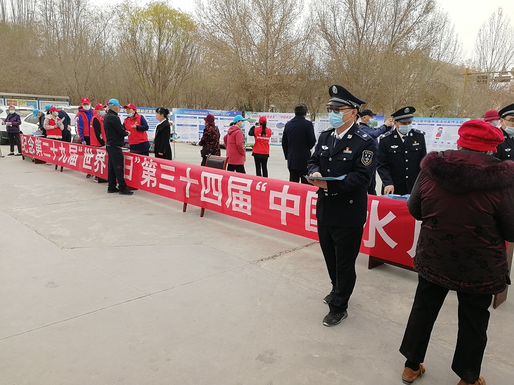 师市水利局开展纪念“世界水日”和“中国水周”宣传活动