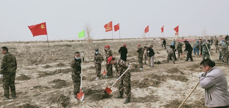 水利局积极参与师市组织开展的2021年春季义务植树活动