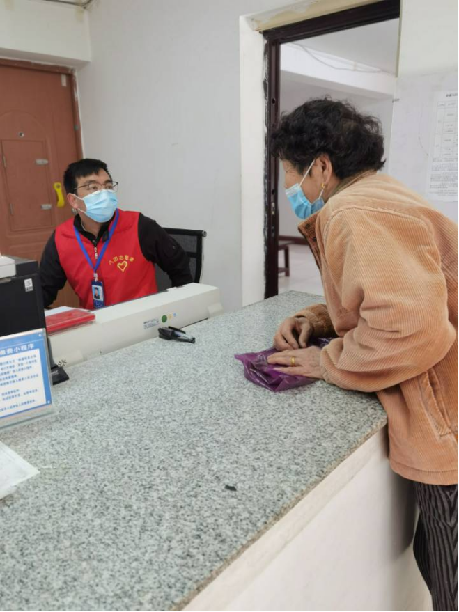 八团社保所多措并举助力文明城市建设