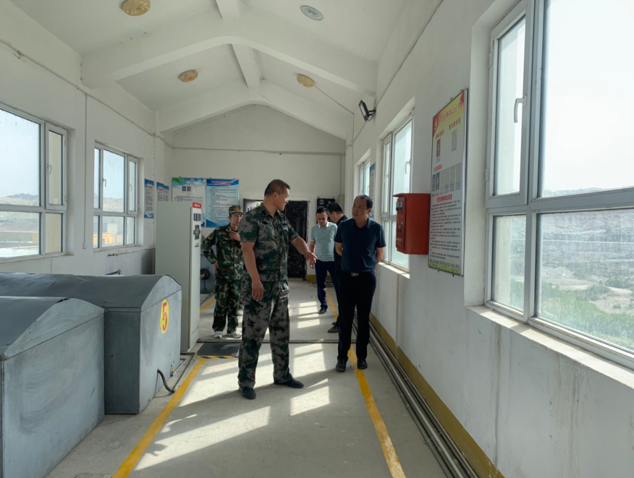师市水利局对西大桥灌区管理服务站进行安全检查