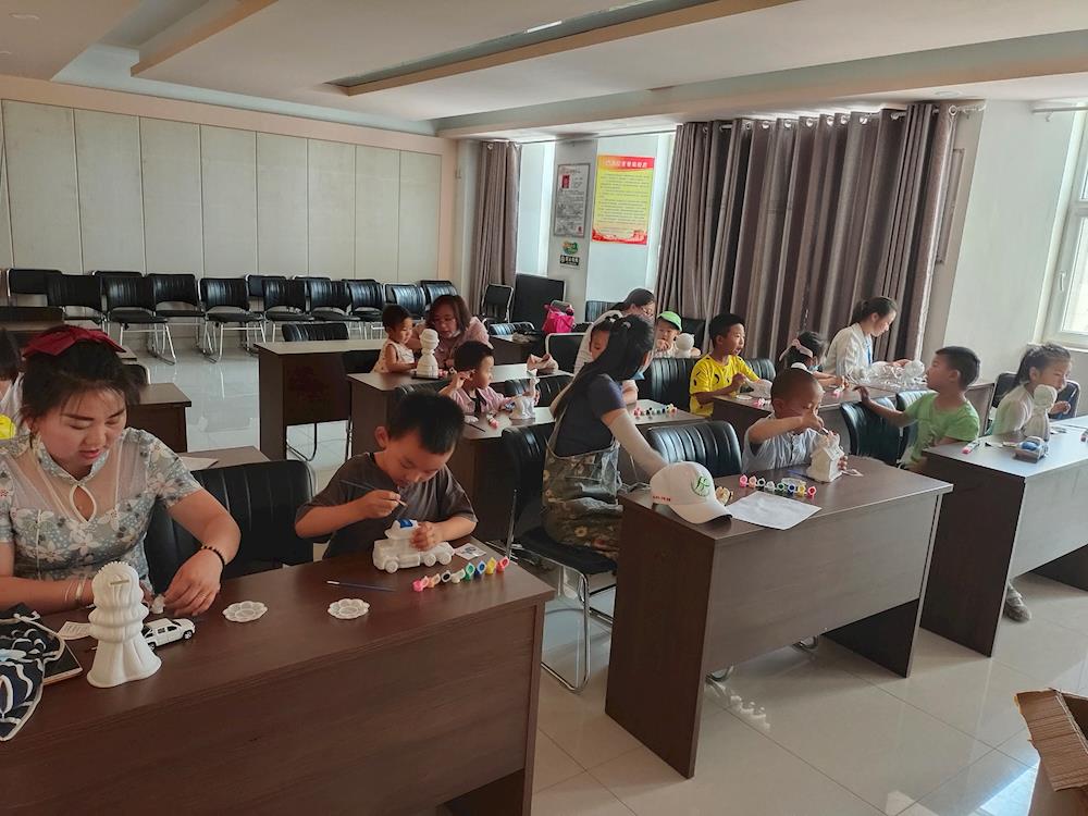 阳光社区新时代文明实践站开展“童心向党 快乐六一”活动