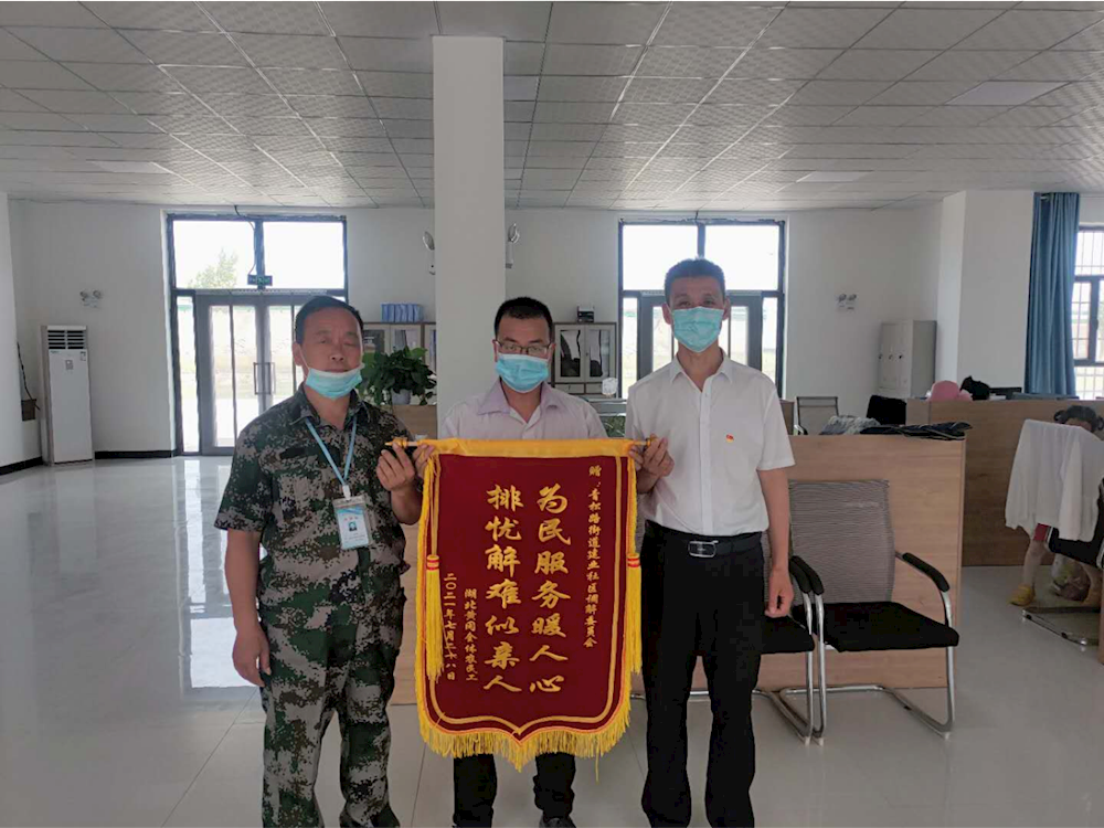 【我为群众办实事】夏日炎炎不怕苦，温暖民工回家路