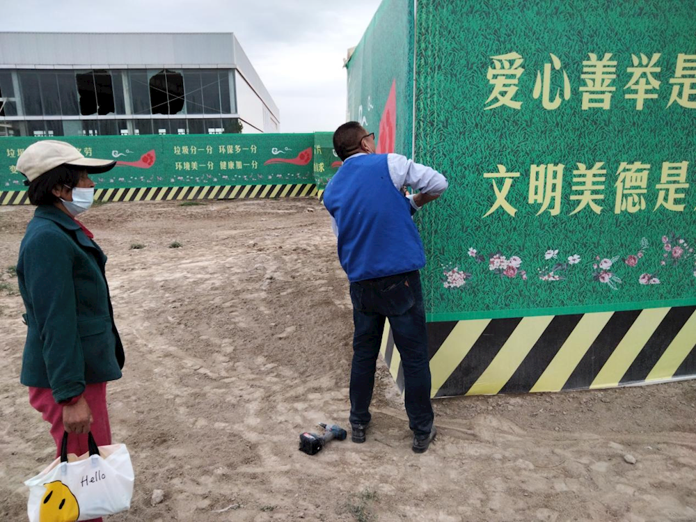 【我为群众办实事】扮靓社区我在行 ——南岸社区修复破损围墙