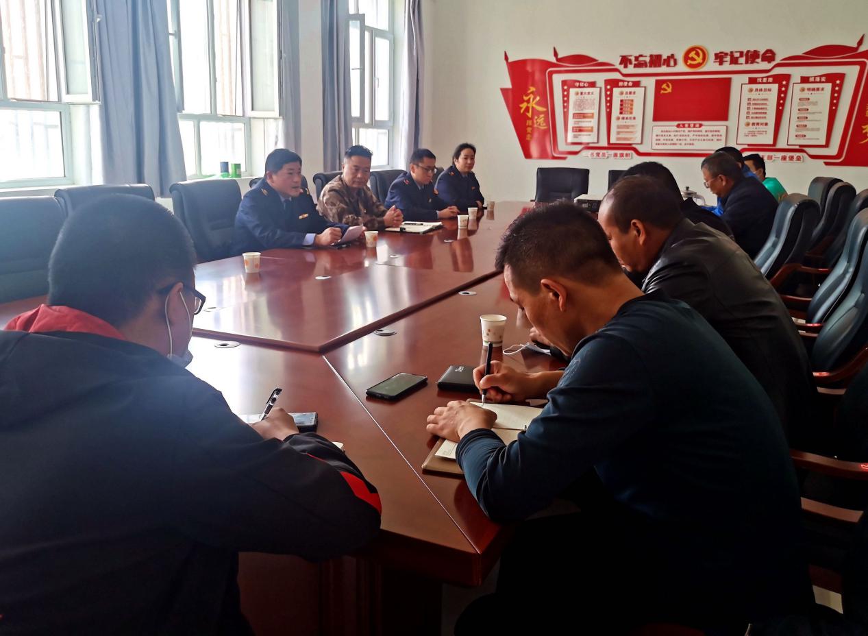 第一师市场监管综合行政执法支队第五大队与十二团召开综合行政执法协调联动会议