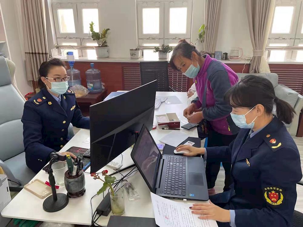 我为群众办实事： 窗口“开”到家门口 营业执照上门办