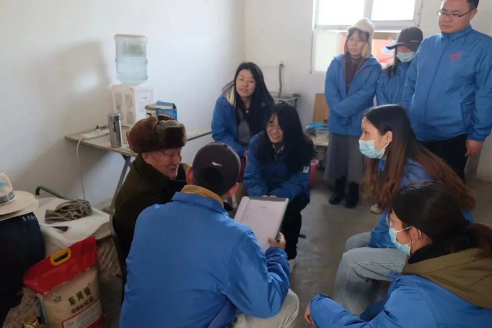 十团西部计划志愿者开展“寻访老军垦”志愿服务活动
