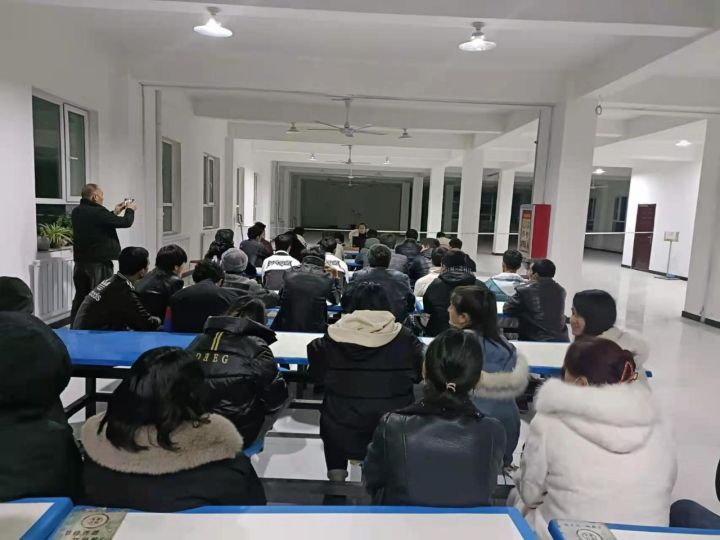 为民办实事  送法进企业丨腾飞社区组织开展法治培训