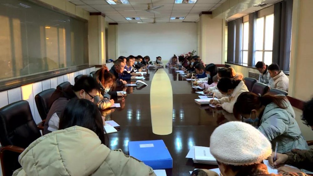 一团召开党务工作者培训会 夯实党建工作基础