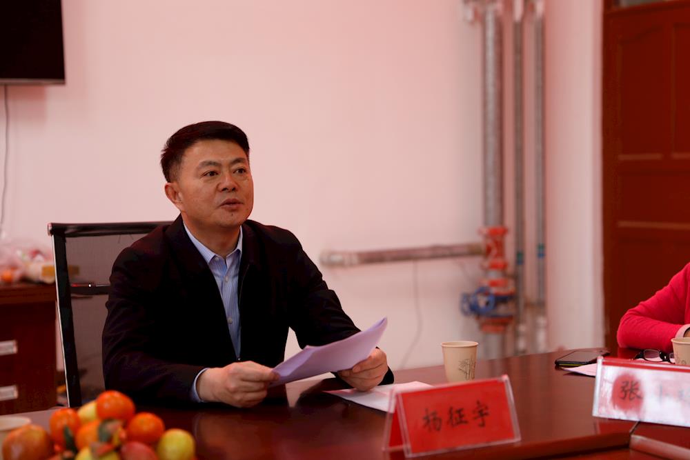 八团离退休干部开展“迎新相聚情谊浓” 茶话会