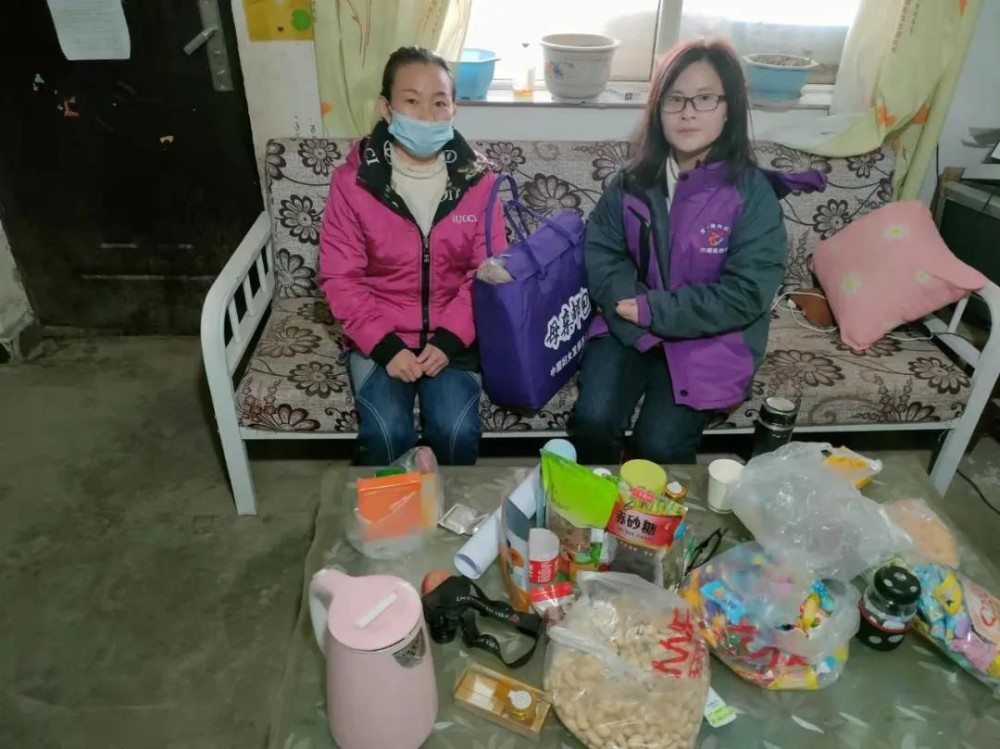 十一团妇联开展“母亲邮包”公益项目 爱心慰问活动