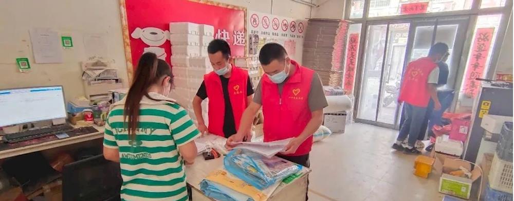 十四团阳光社区开展国庆节前宣传活动·迎接“党的二十大”