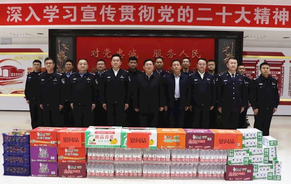 丁翊强到师市公安局开展走访慰问