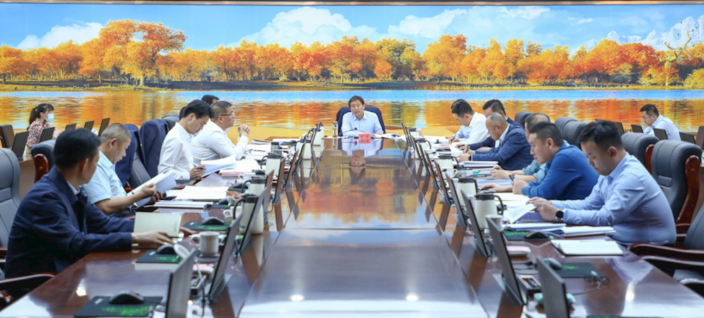肖勇主持召开师市2023年第4次行政常务会议
