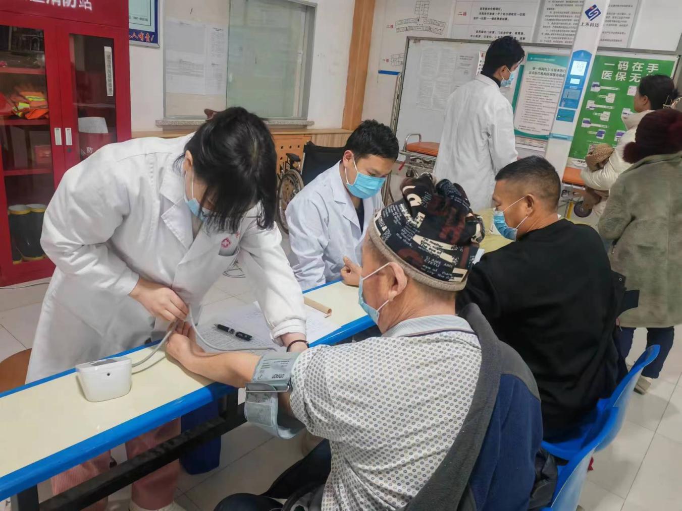 八团开展全民免费健康体检