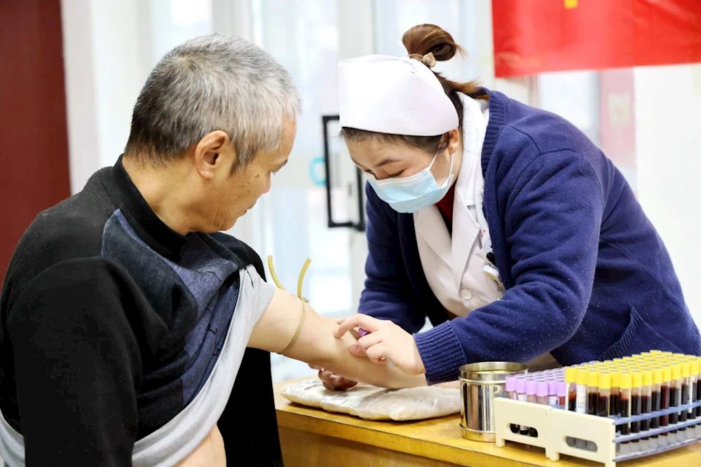 十六团  全民健康体检 贴心服务暖人心