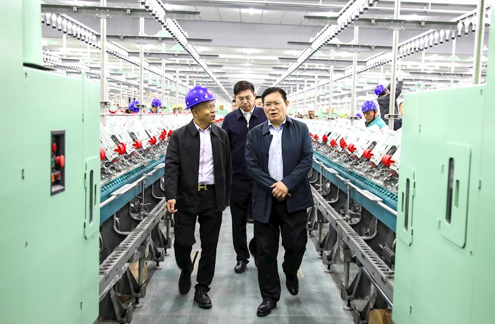 师市党委书记、政委丁翊强在经开区调研项目建设和企业生产经营情况