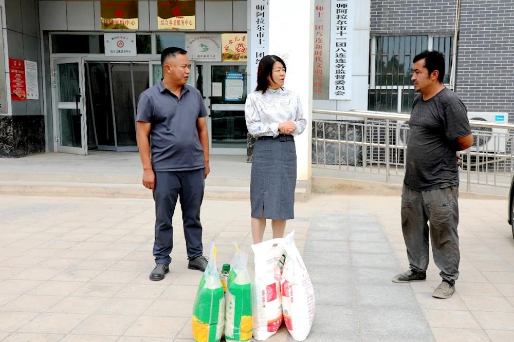 节前慰问暖人心