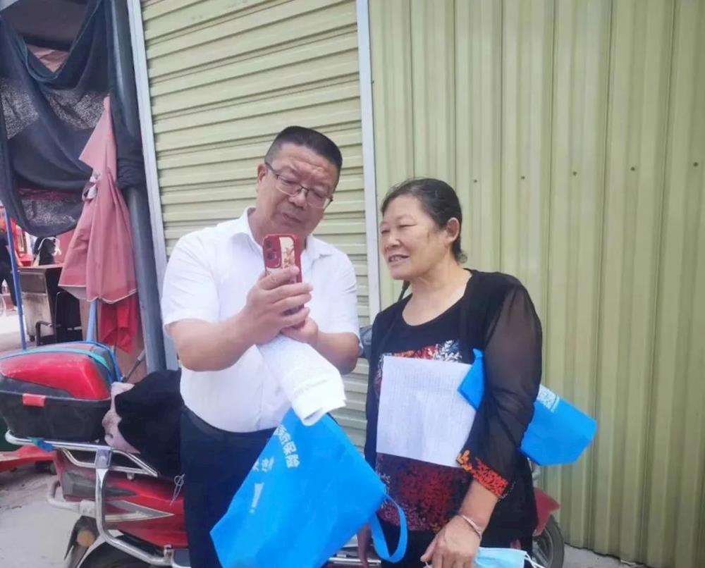 为群众办实事 | 六团开展“智启社保之窗，悦享银龄服务”活动