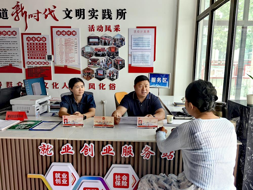 用好人大代表联络站 架起群众连心桥 —青松路街道人大代表联络站扎实 开展代表进站接访活动