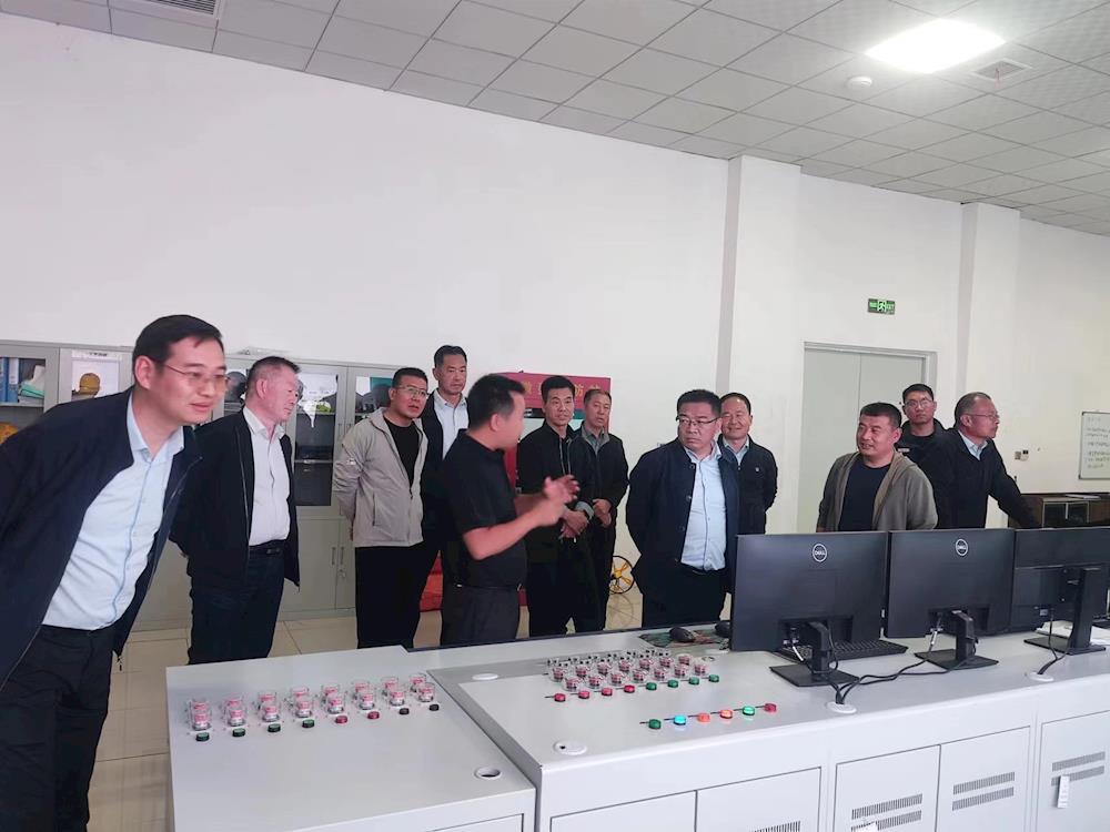 第一师副师长鲁飞带队检查安全生产工作
