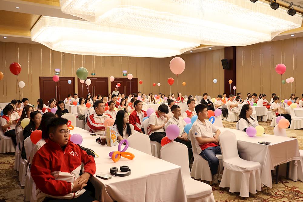 师市团委召开2025年西部计划志愿者离岗欢送会