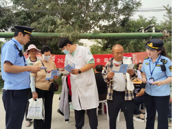 师市市场监管局开展2025年药品安全宣传周活动