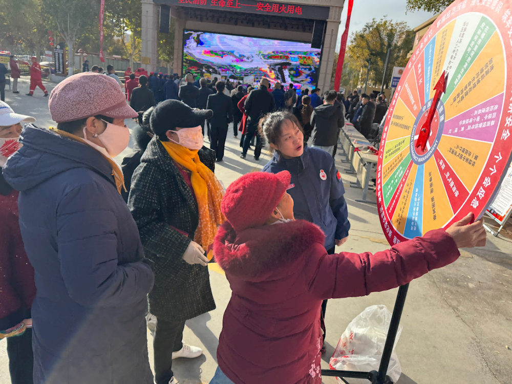 阿拉尔市消防宣传月启动 八大环节烹制"安全盛宴"