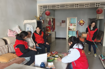 听老党员讲初心 志愿服务践真情