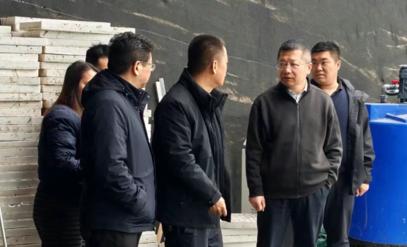 兵团发改委张新龙一行赴十二团调研指导农业科技与乡村振兴工作