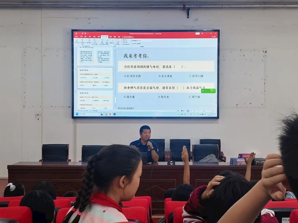 护“开学季”守“烟火气”——师市应急管理局安全宣讲进基层
