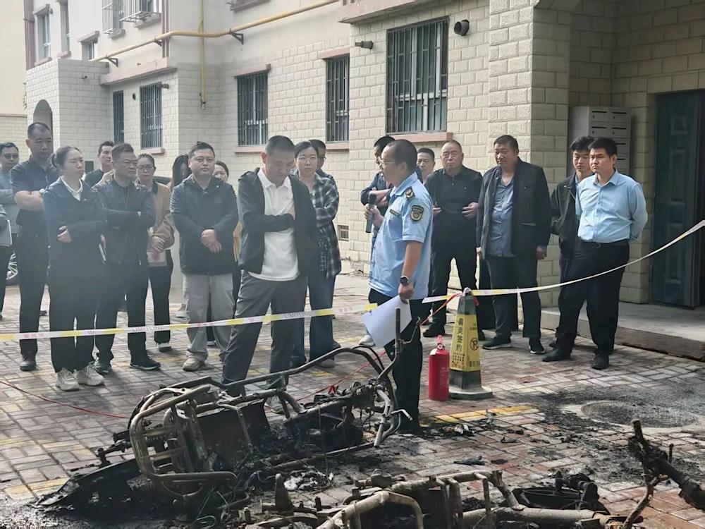 以案为鉴绷紧安全弦&nbsp;师市召开电动自行车火灾事故警示教育现场会