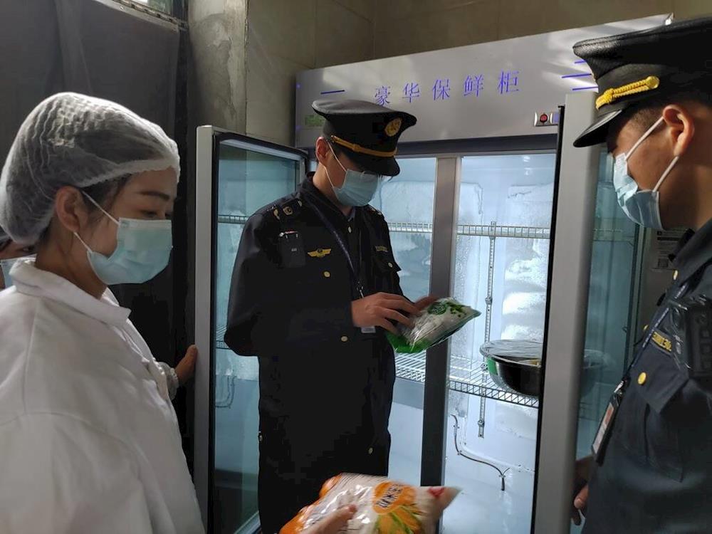 筑牢幼儿园食品安全防线 守护幼儿舌尖安全——师市市场监管局开展幼儿园食品安全专项检查