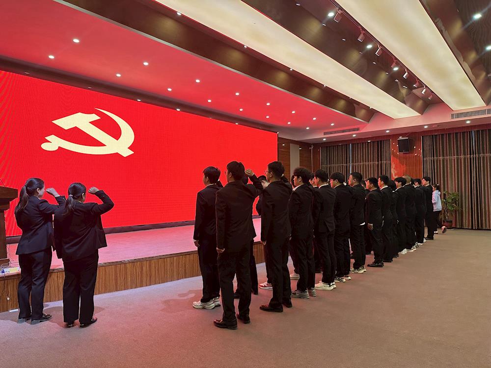 学两会精神·进企业观摩·忆初心使命